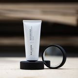 VIGT Mirrored Mask Stand